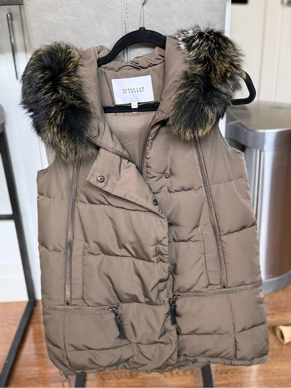 10 Crosby Derek Lam Olive Quilted Fox Fur Trim Puffer Vest, Mint Cond. msrp $795